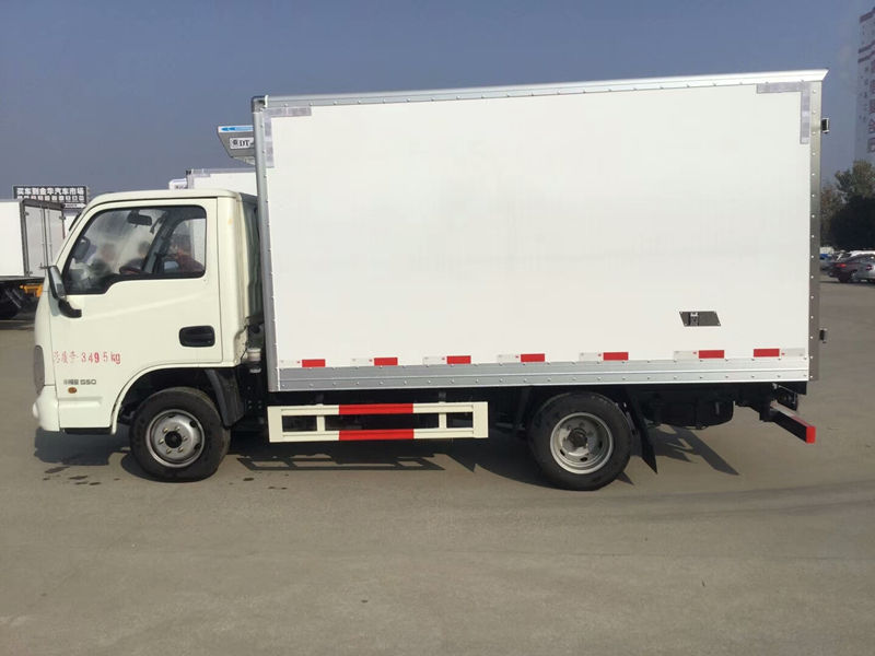 跃进小福星冷藏车（3.3米）