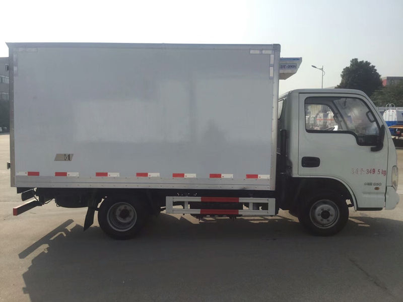 跃进小福星冷藏车（3.3米）