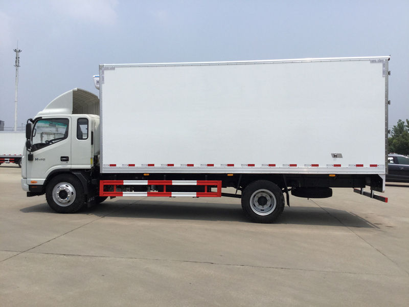 江淮帅铃排半冷藏车(6.2米)