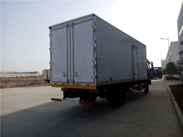 解放J6L冷藏车(6.8米)
