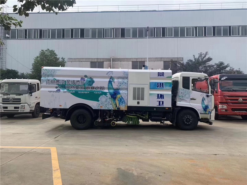 天锦扫路车(8吨)