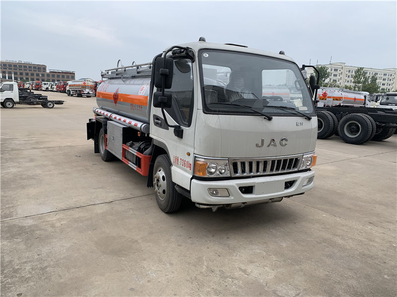江淮5吨加油车
