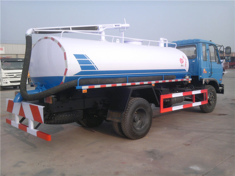 东风153吸粪车(10-12吨)