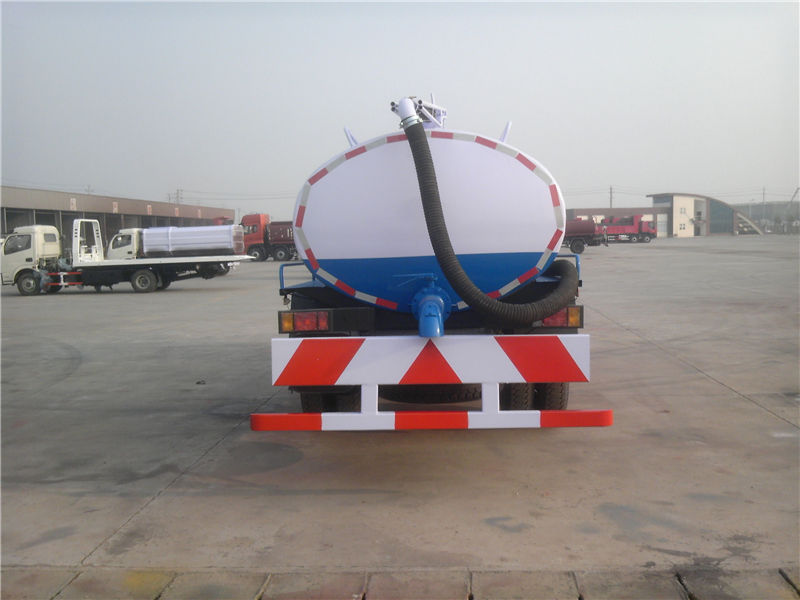 东风153吸粪车(10-12吨)