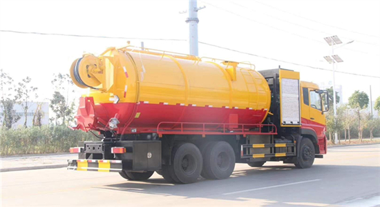 天龙清洗吸污车（联合疏通车20吨）