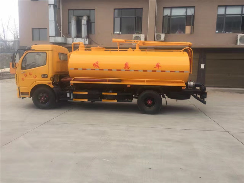 东风多利卡吸粪车(8吨)