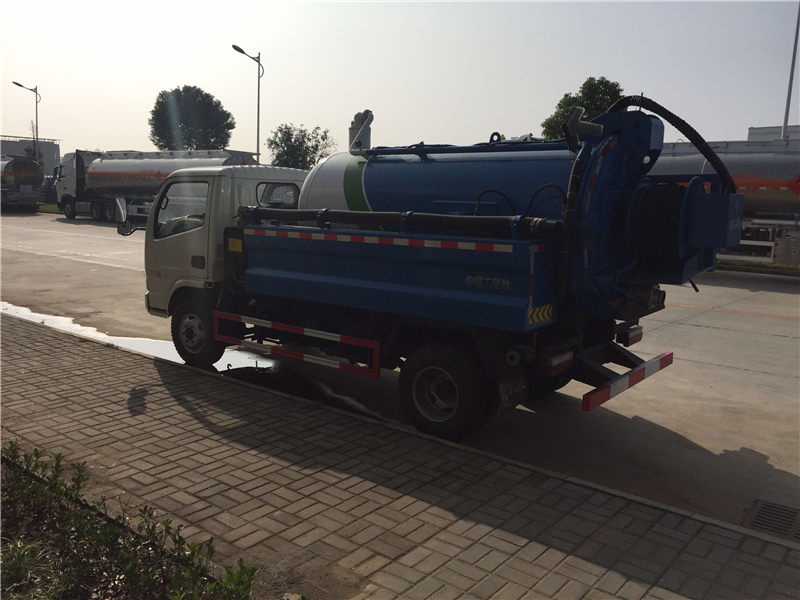 东风清洗吸污车(5吨 联合疏通车)