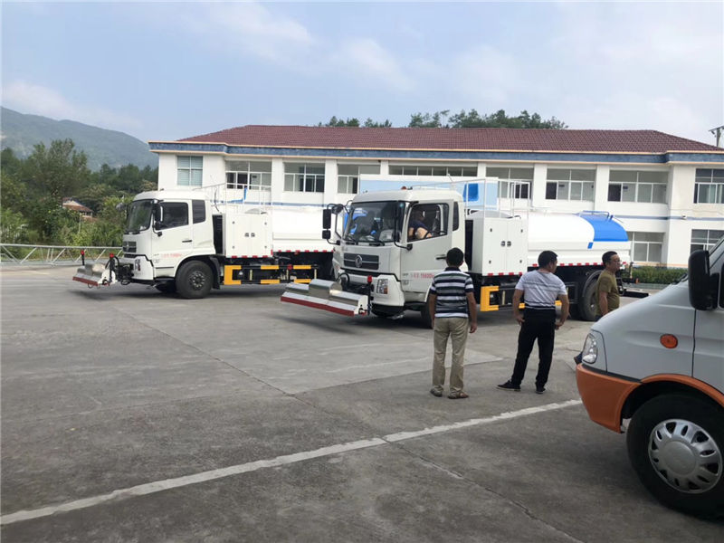 东风天锦高压清洗车(8-10方)