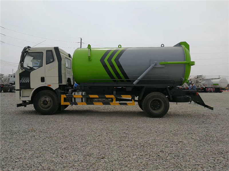 解放J6吸污车(10-12吨)