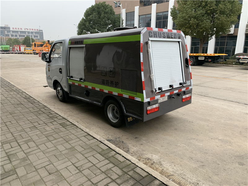 国六东风高压清洗车(2吨蓝牌)