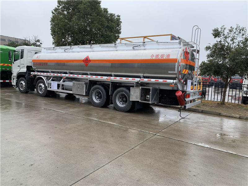 东风天龙铝合金油罐车(25吨柴油)