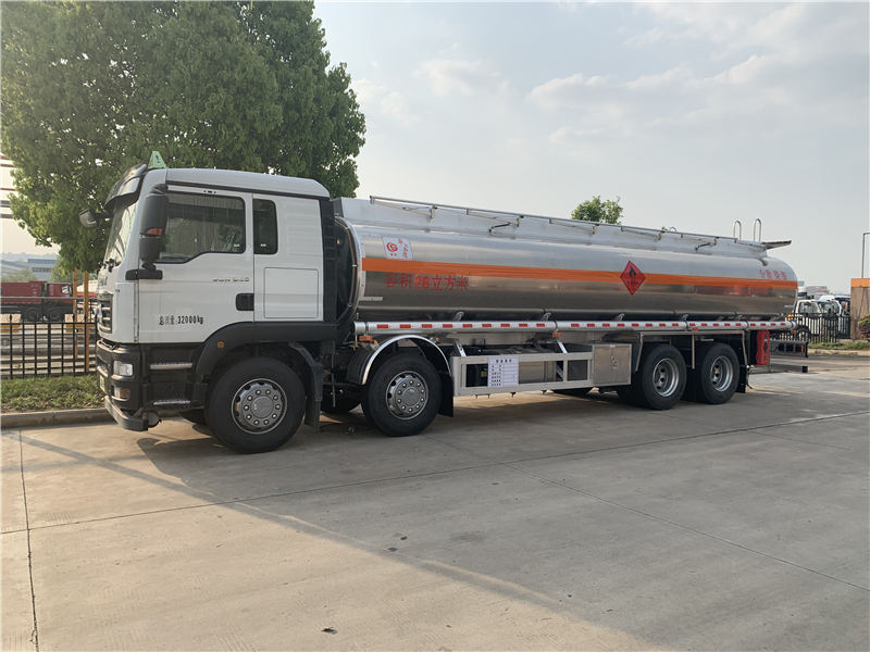 重汽汕德卡铝合金油罐车（26方汽油）