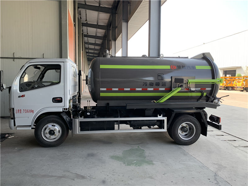 东风多利卡吸污车(国六2-5吨)