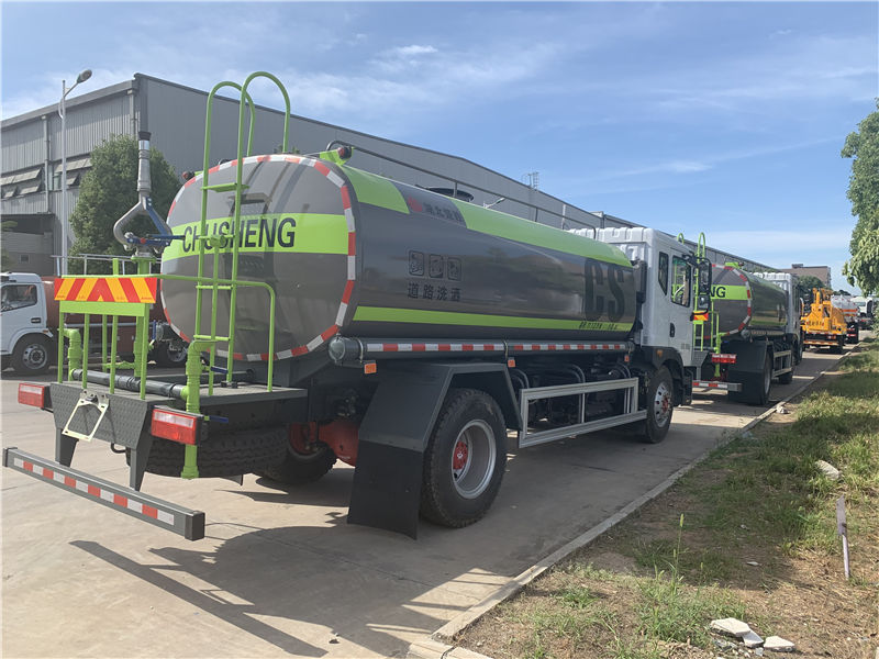 东风D9洒水车(国六12-13吨)