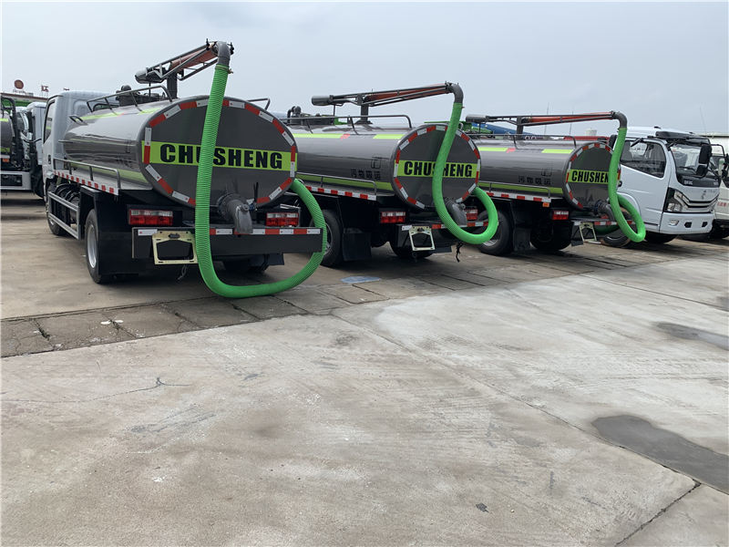 东风多利卡吸粪车(国六3-5吨)
