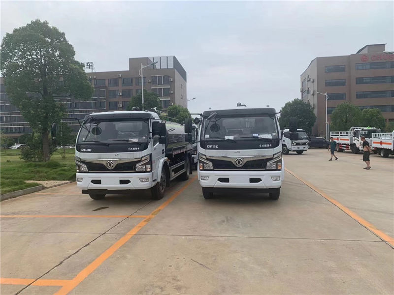 东风多利卡吸粪车（国六8吨）
