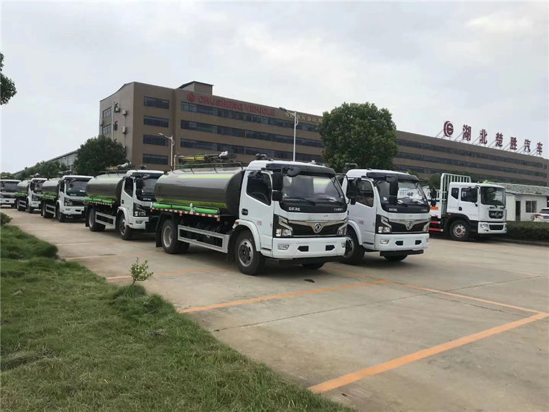 东风多利卡吸粪车（国六8吨）