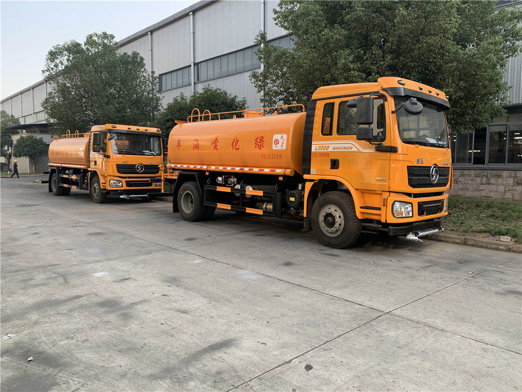 陕汽德龙13吨洒水车(国六)