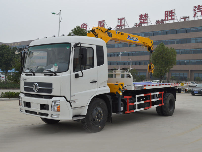 东风天锦平板带吊清障车