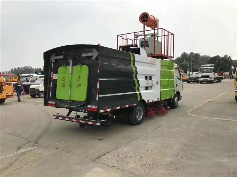 东风多利卡扫路车（5吨）