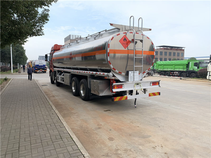 解放J6铝合金油罐车（26吨）
