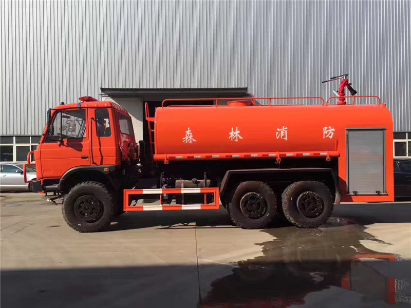 东风后双桥消防洒水车（15-18吨）